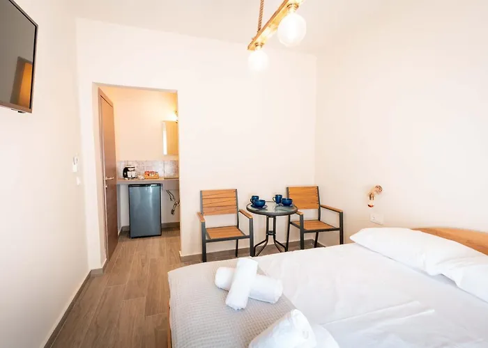 בית הארחה Casa La Scala אגיה טריאדה