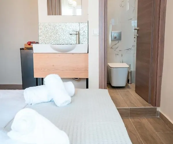 Casa La Scala בית הארחה אגיה טריאדה